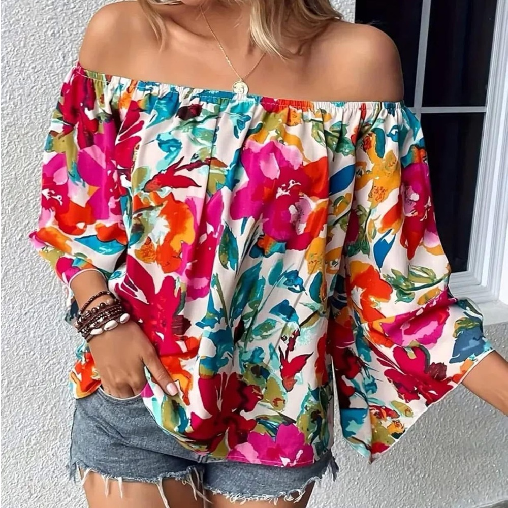 Floral Off-Shoulder Women's Top
Or can be worn on the shoulder